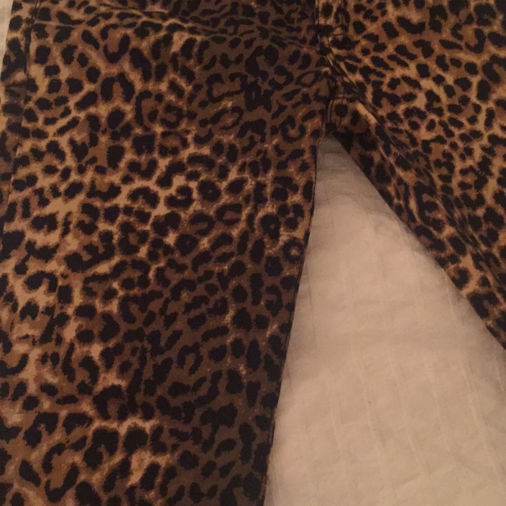 Forever 21 Leopard Jeans - size 25 - Picture 4 of 4